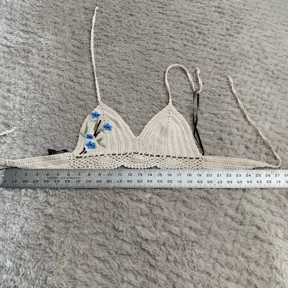Forever 21 Cream Crochet Halter Top Blue Floral Appliqué Boho Bralette - Picture 6 of 7